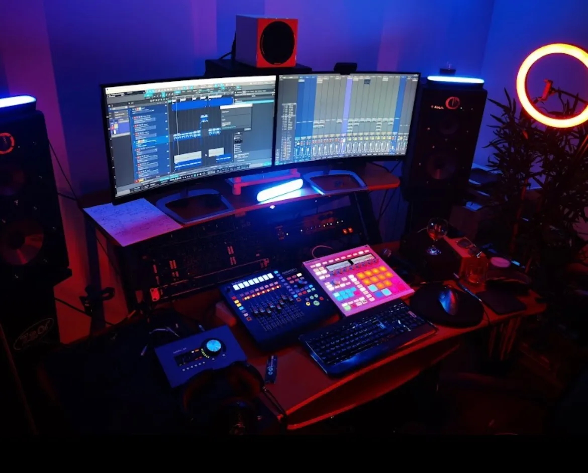 un studio Hybride à la fois numérique et analogique
